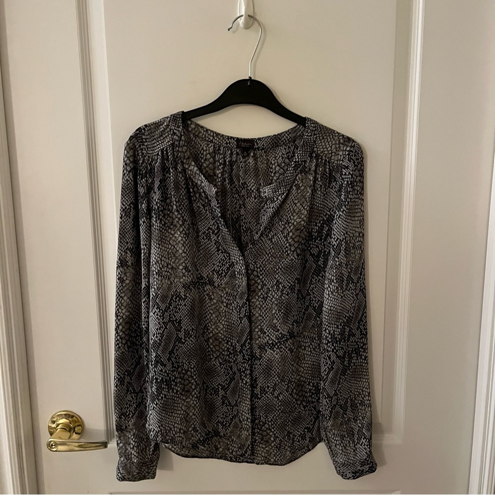ARITZIA T. Babaton Silk Blouse